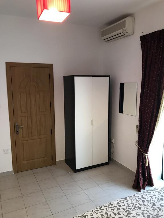 Swieqi Semi Detached Maisonette Saint Julian's Екстер'єр фото